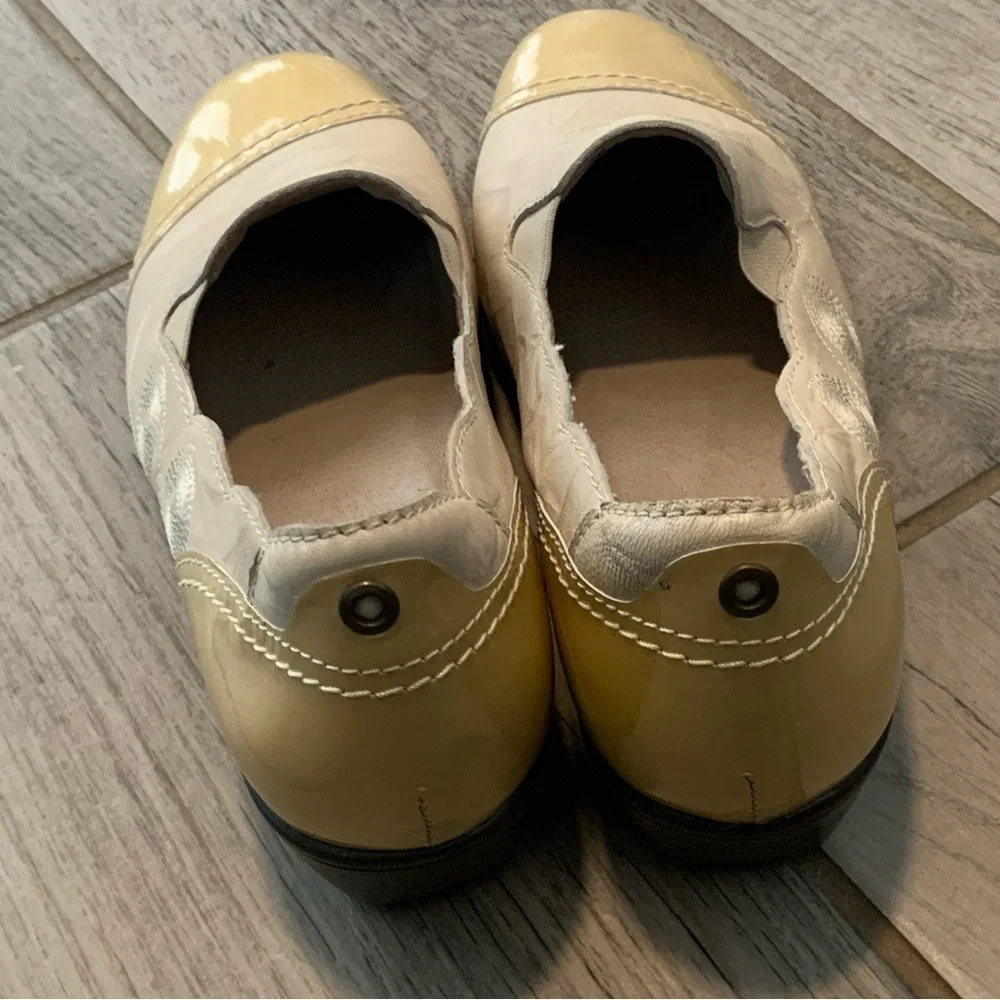 Dromedaris Slip-on Shoe, Cream with Gold, Size 38